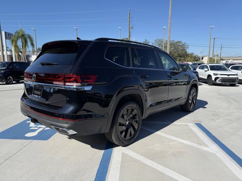 New 2026 Volkswagen Atlas SE image 3