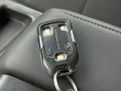 Used 2021 Chevrolet Silverado 1500 LT image 31