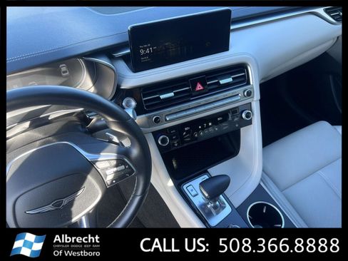 Used 2025 Genesis G70 2.5T image 28