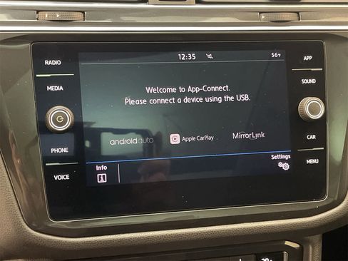 Used 2018 Volkswagen Tiguan SE image 5