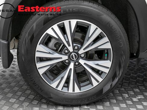 Used 2023 Nissan Rogue SV AWD/4WD image 29