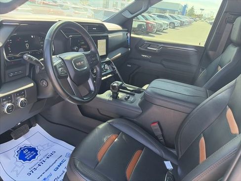 Used 2023 GMC Sierra 1500 AT4 w/ Technology Package AWD/4WD image 16