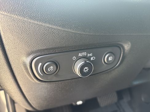 Used 2022 Chevrolet Equinox Premier AWD/4WD image 19