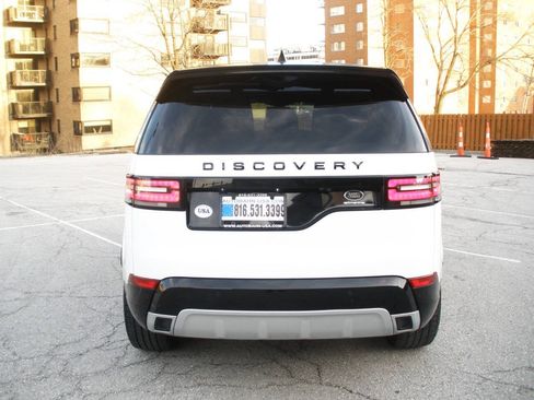 Used 2018 Land Rover Discovery HSE AWD/4WD image 9