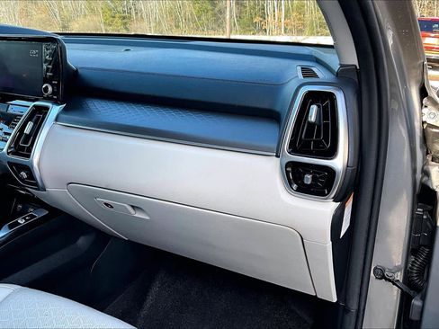Used 2022 Kia Sorento SX image 19
