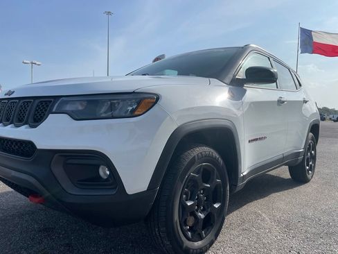 Used 2023 Jeep Compass Trailhawk AWD/4WD image 11