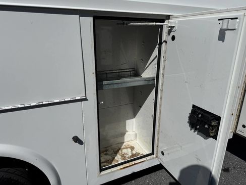 Used 2010 Chevrolet Express 3500 image 36