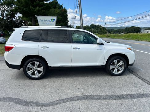 Used 2012 Toyota Highlander Limited w/ Tow Pkg AWD/4WD image 10