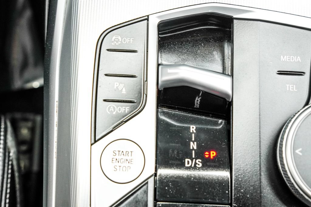 Used 2024 BMW 330i Sedan w/ Convenience Package RWD image 29