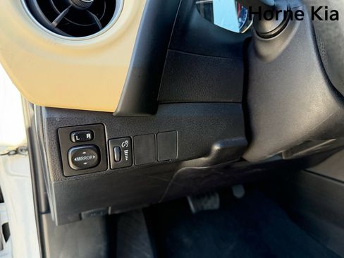 Used 2017 Toyota Corolla LE FWD image 22