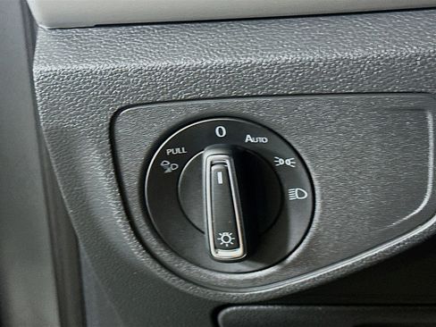 Used 2023 Volkswagen Atlas Cross Sport SE image 17