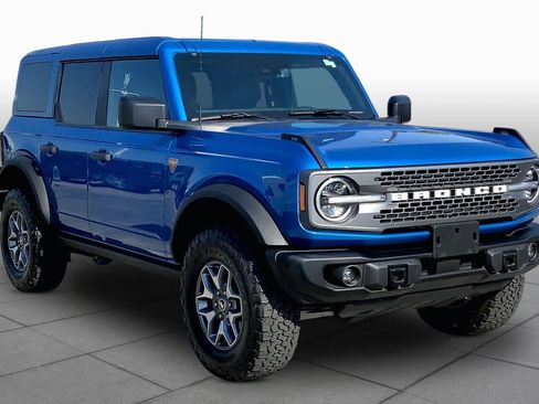 Used 2025 Ford Bronco Badlands AWD/4WD image 3