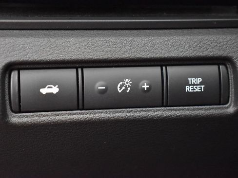 Used 2024 Nissan Altima 2.5 SV AWD/4WD image 18