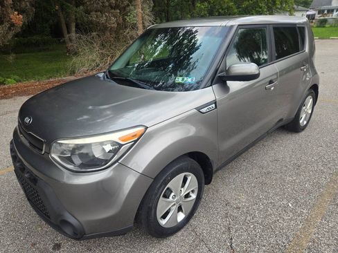 Used 2015 Kia Soul FWD image 3