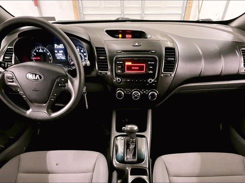Used 2017 Kia Forte LX image 14