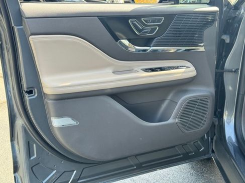 Used 2022 Lincoln Corsair FWD image 23