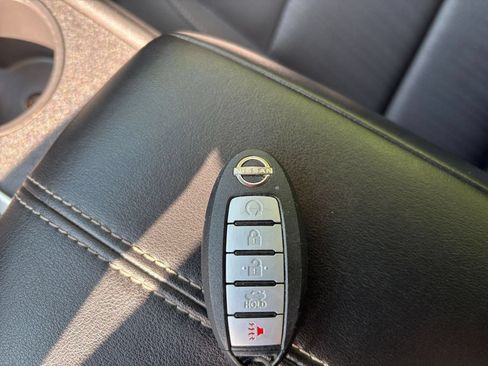 Used 2025 Nissan Altima 2.5 SV FWD image 21