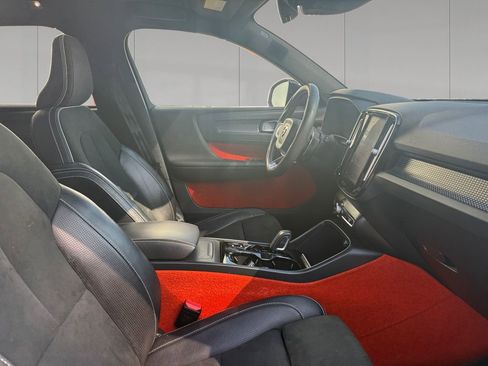 Used 2020 Volvo XC40 T5 R-Design AWD/4WD image 17