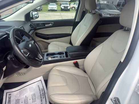 Used 2021 Ford Edge Titanium w/ Equipment Group 301A FWD image 13