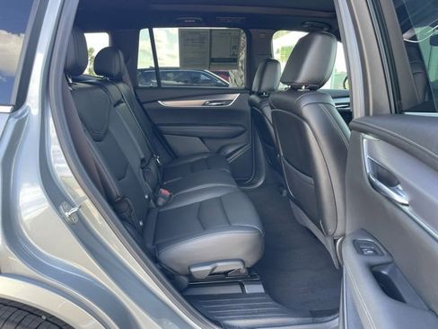 Certified 2025 Cadillac XT6 Luxury image 23