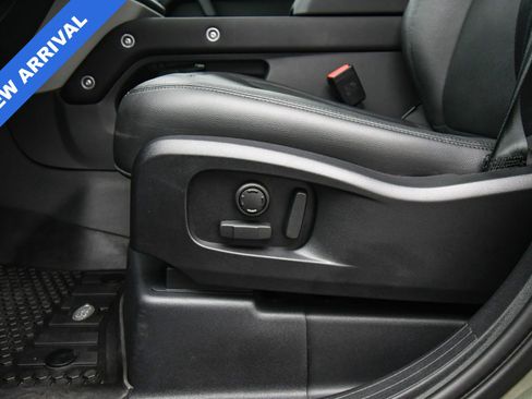 Used 2024 Land Rover Defender 110 S image 40