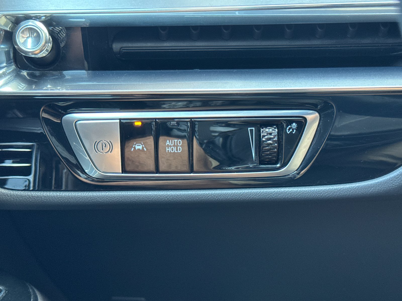 Used 2024 Cadillac Lyriq Sport RWD image 33