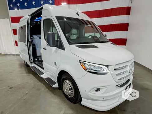 Used 2025 Mercedes-Benz Sprinter 3500 image 23