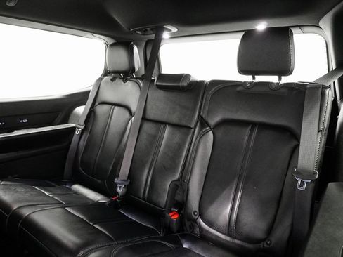 Used 2024 Jeep Wagoneer Series III w/ Flexible Seating Group image 19