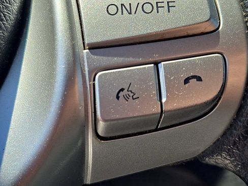 Used 2016 Nissan Rogue S AWD/4WD image 26