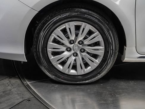 Used 2014 Toyota Camry LE FWD image 9
