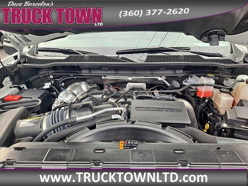 Used 2025 Chevrolet Silverado 2500 Custom w/ Custom Value Package image 10