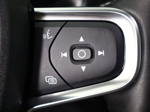 Used 2023 Volvo XC40 B5 Plus w/ Protection Package Premier image 45