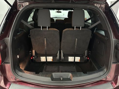 Used 2018 Ford Explorer XLT image 32