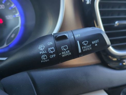 Used 2018 Chrysler Pacifica Touring-L Plus image 27