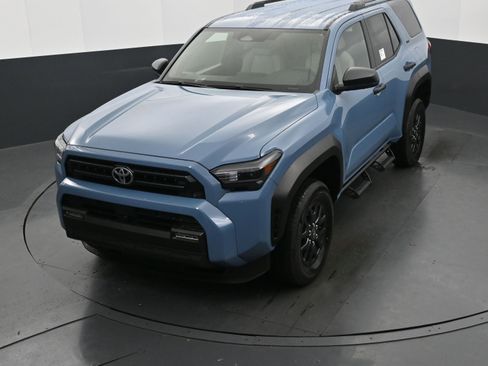 Used 2025 Toyota 4Runner SR5 AWD/4WD image 28