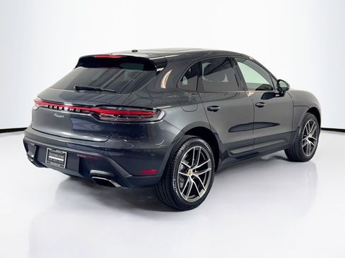 Certified 2025 Porsche Macan image 9