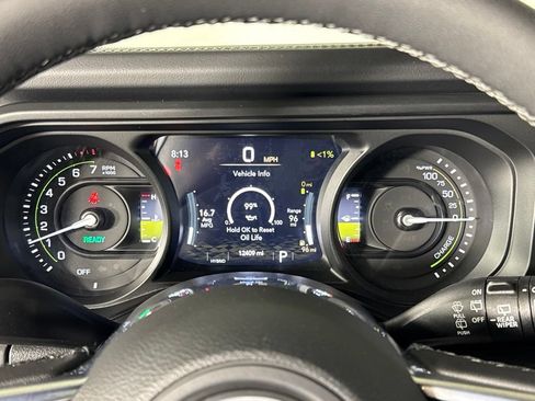 Certified 2025 Jeep Wrangler Unlimited Sahara w/ Safety Group AWD/4WD image 23