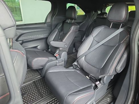 Used 2025 Toyota Sienna XSE AWD/4WD image 3