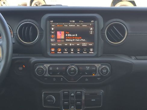 Certified 2021 Jeep Gladiator Overland w/ Popular Equipment Package image 16