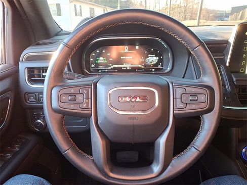 Used 2022 GMC Yukon AT4 image 19