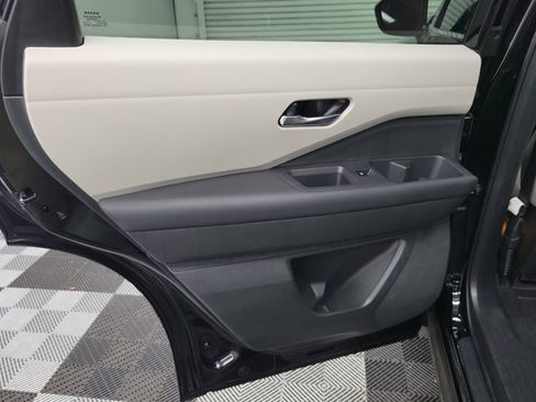 Certified 2022 Nissan Pathfinder SV w/ SV Premium Package image 17