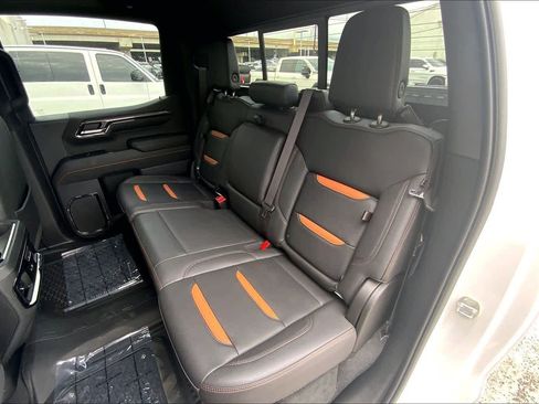 Used 2023 GMC Sierra 1500 AT4 w/ AT4 Premium Package AWD/4WD image 29