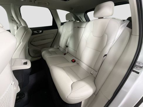 Certified 2024 Volvo XC60 B5 Plus AWD/4WD image 24