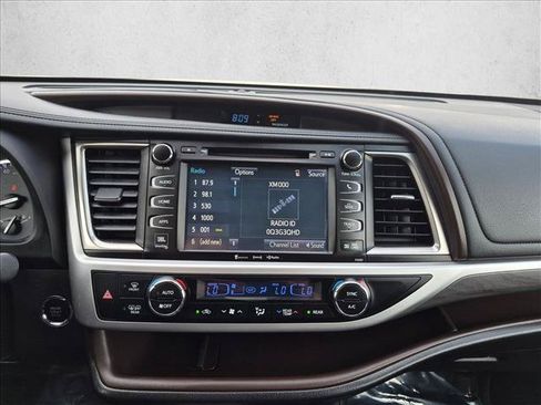 Certified 2019 Toyota Highlander Limited w/ Carpet Mat Package (TMS) FWD image 13