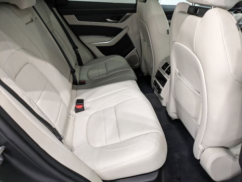 Used 2025 Jaguar F-PACE R-Dynamic S image 22