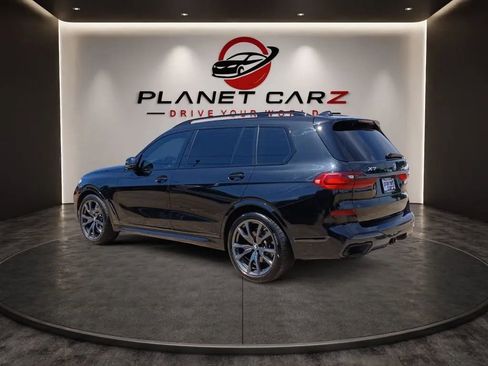 Used 2021 BMW X7 xDrive40i w/ M Sport Package AWD/4WD image 3