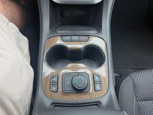 Used 2023 GMC Acadia SLE w/ Driver Convenience Package AWD/4WD image 15