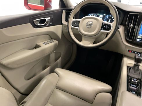 Used 2018 Volvo XC60 T5 Inscription w/ Convenience Package image 28