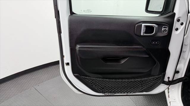 Used 2023 Jeep Wrangler Unlimited Sahara w/ Cold Weather Group AWD/4WD image 13