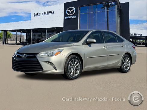 Used 2017 Toyota Camry XLE image 2